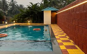 Scarlet Resort